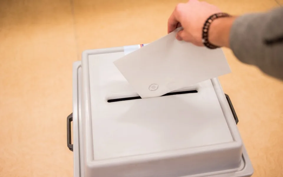 Karlovarský kraj přidal lístky do volebních komisí, některé sady nebyly úplné