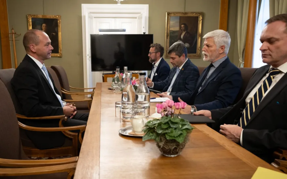 Prezident Pavel jmenoval ministra pro místní rozvoj dosavadního karlovarského hejtmana Petra Kulhánka