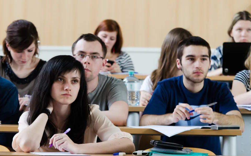 Karlovarský kraj chce rozšířit nabídku vysokoškolského vzdělání, zvažuje i zřízení nové vysoké školy