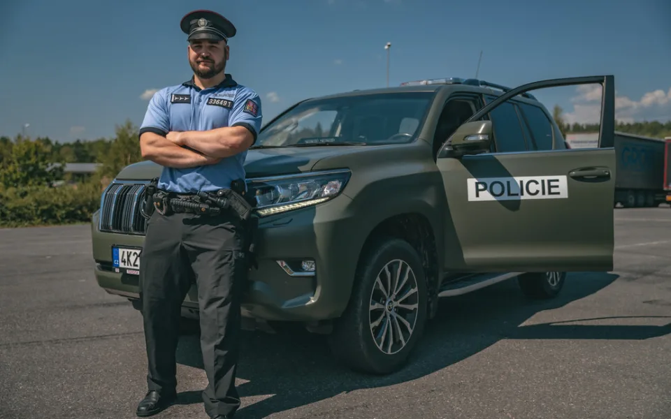 Je rozdíl mezi policistou cizinecké policie a Mistrem ČR v silovém trojboji?