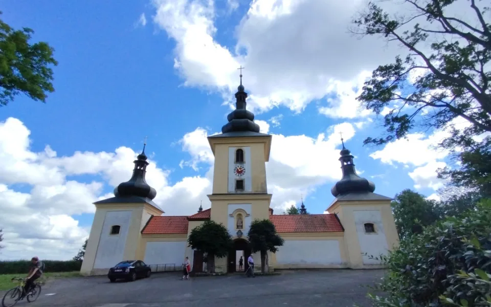 Nadace chce začít s opravou křížové cesty u Maria Loreta. V první fázi opraví dvě zastavení
