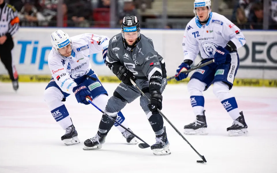 Karlovy Vary porazily Brno 1:0 a vyrovnaly stav čtvrtfinále, rozhodl Jiskra.
