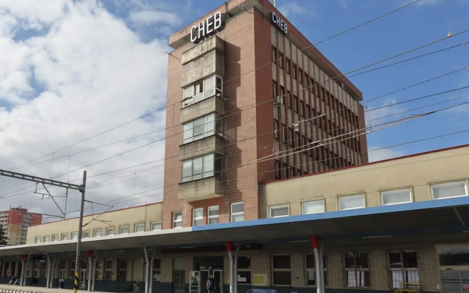 Chebské nádraží, které bylo za války zničeno, prodělává druhou obnovu