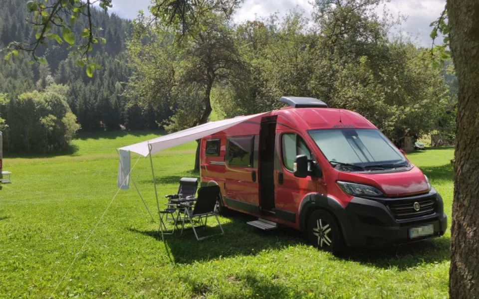 Neznámý zloděj odcizil tento obytný automobil