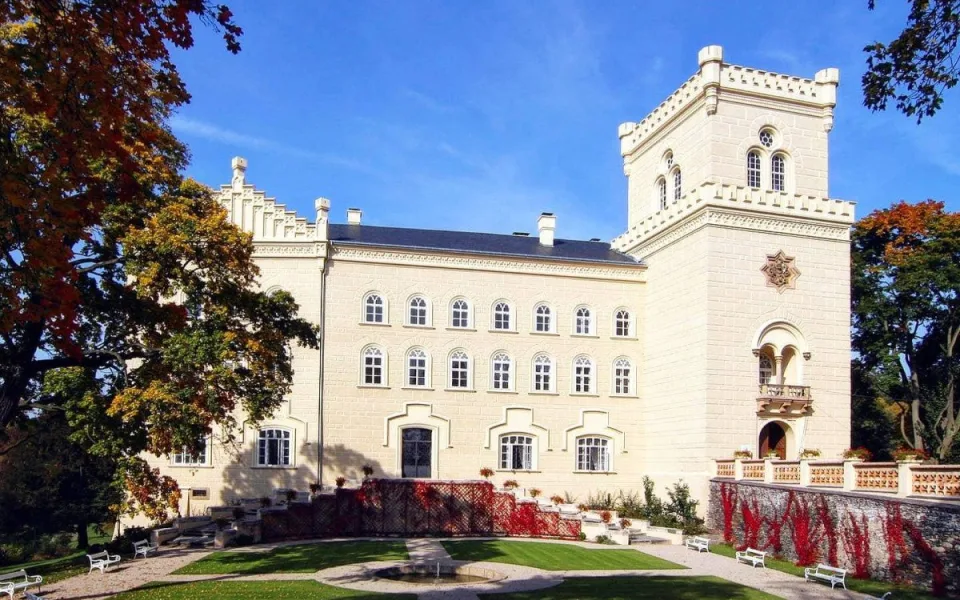 Filmaři České televize proměnili Chyše na Karlovarsku ve strašidelný zámek. Foto: Se svolením Karlovy Vary Region Card