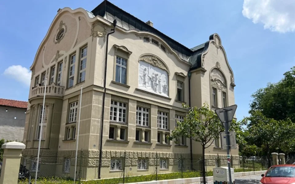 Cheb začne brzy opravovat městskou knihovnu poškozenou požárem. Foto: Se svolením Městské knihovny v Chebu