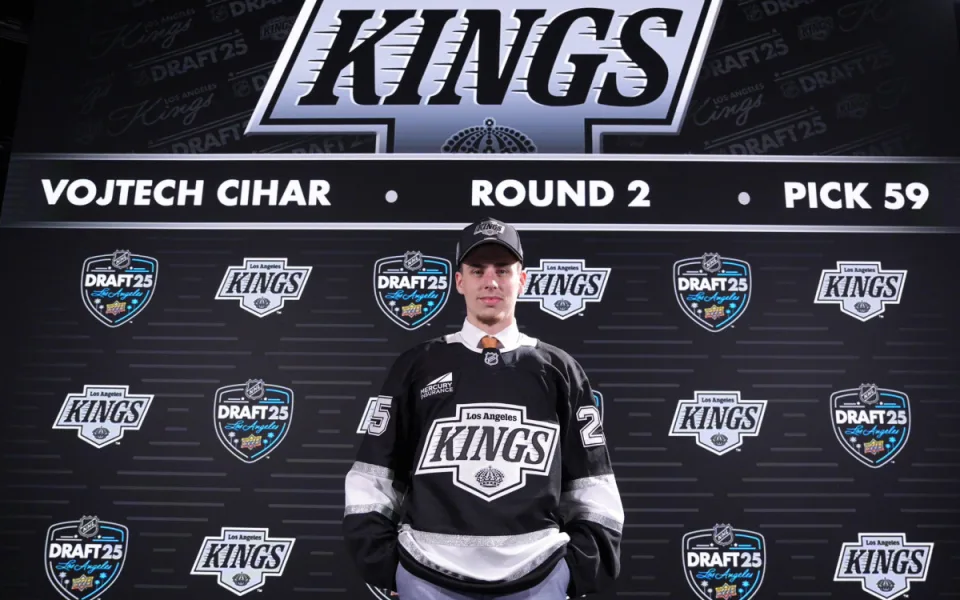 arlovarský talent míří do NHL. Čihaře si ve druhém kole vybralo Los Angeles.