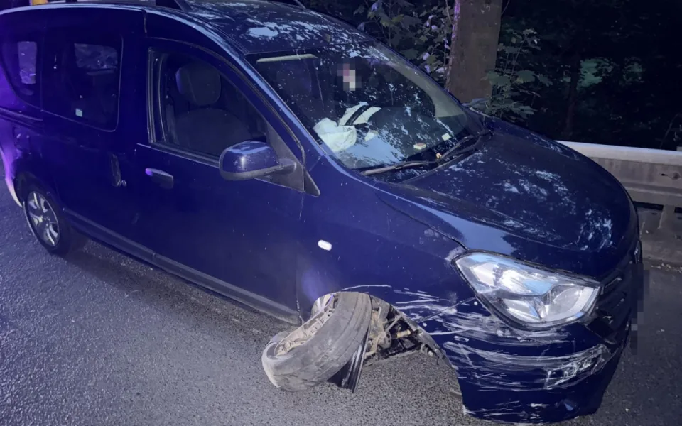 Řidička pod vlivem alkoholu havarovala u Kyselky, ve voze vezla dítě.