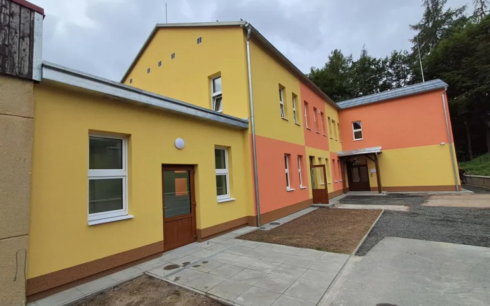 Nejdek obnovil 30 let chátrající školku, rekonstrukce stála téměř 29 milionů.