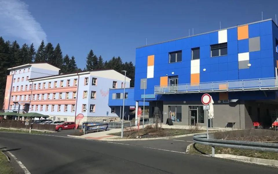 Nová budova následné péče v Nejdku. Kraj schválil projekt za 8,4 milionu.