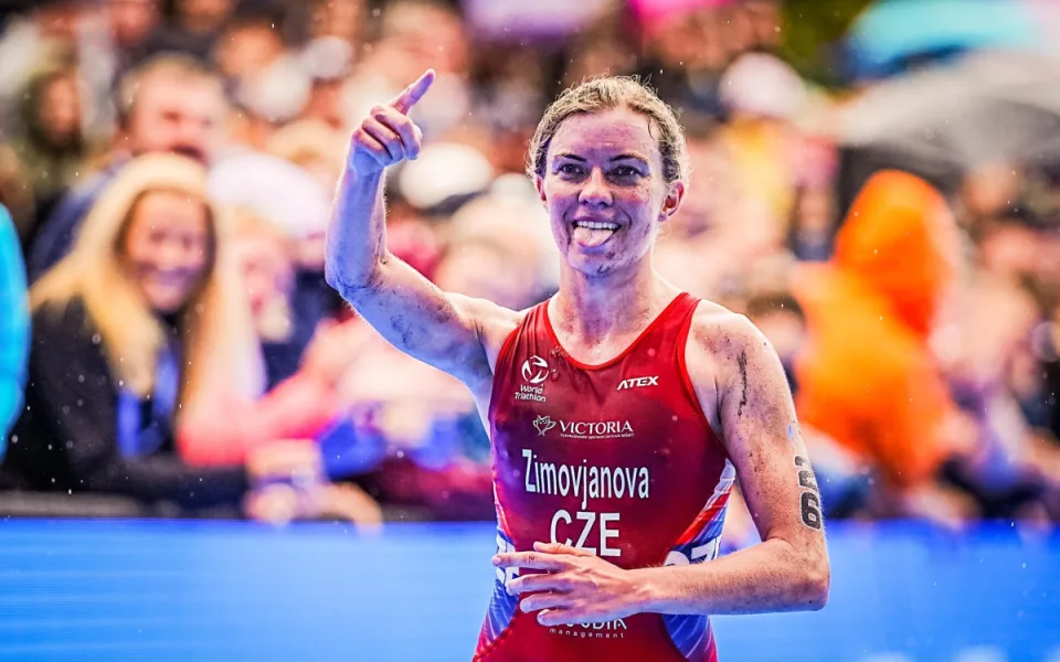 Zimovjanová obsadila při premiéře závodu MS v Karlových Varech životní osmé místo. Foto: Se svolením České triatlonové asociace