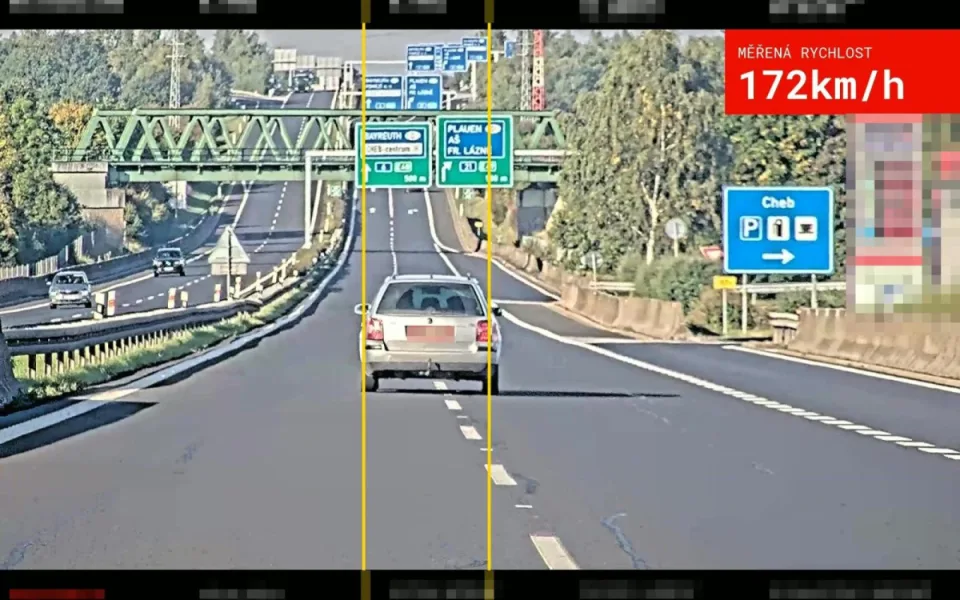 Řidič u Chebu jel 172 km/h a nadýchal přes jedno promile.