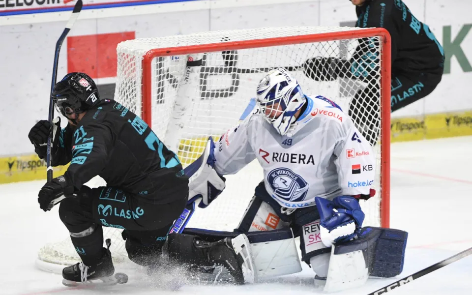 Hokejisté Vítkovic vyhráli potřetí za sebou, porazili Karlovy Vary 3:0.