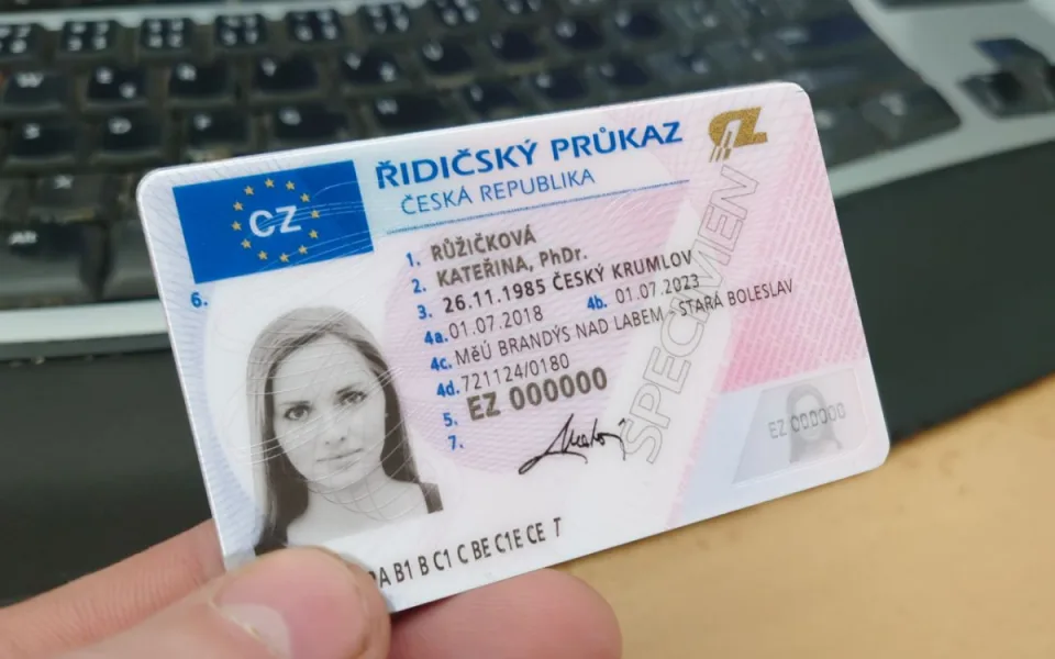 Potřebujete vyměnit řidičák? Dneska už to lidé zvládnou od počítače