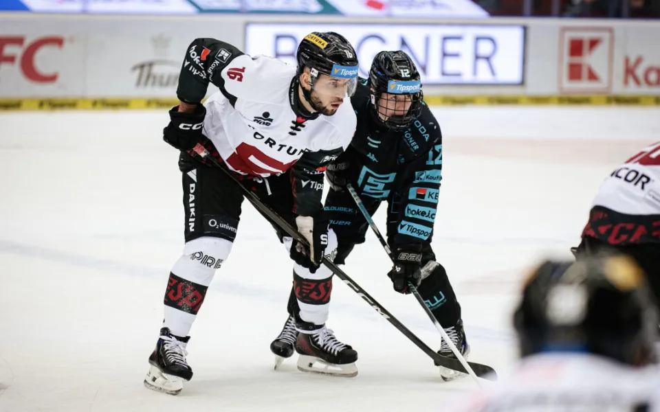 Sparta dávala góly v oslabení, ale prohrála. Dlouhé utkání rozhodly až nájezdy. Foto: Se svolením HC Sparta Praha