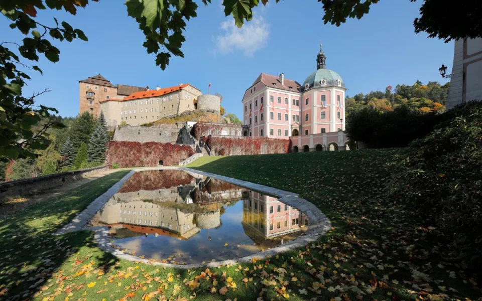 Relikviář svatého Maura ležel 40 let v zemi na zámku v Bečově nad Teplou.