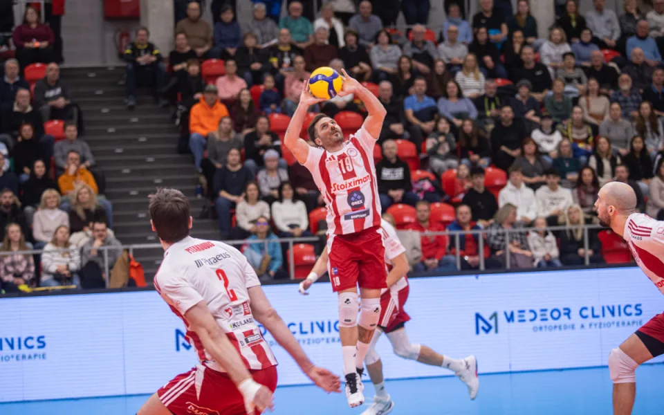 Volejbalisté Karlovarska vyřadili v osmifinále Poháru CEV Olympiakos Pireus.