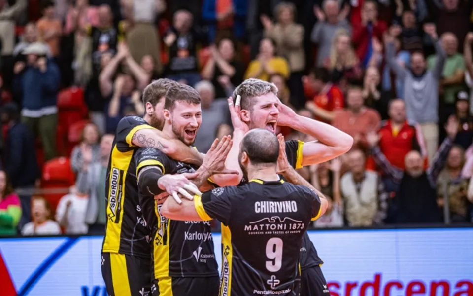 Karlovarsko doma otočilo bitvu s Maaseikem. V CEV Cupu slaví důležitou výhru 3:2. Foto: Se svolením VK ČEZ Karlovarsko