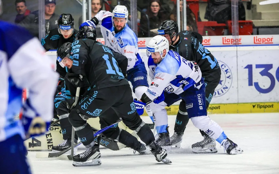Hokejisté Karlových Varů zdolali Brno 3:2 v prodloužení, rozhodl Minárik