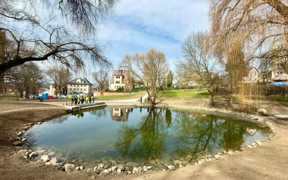 Zvelebený Mozartův rybníček v Drahovicích. Foto: Infocentrum města KarlovyVARY°