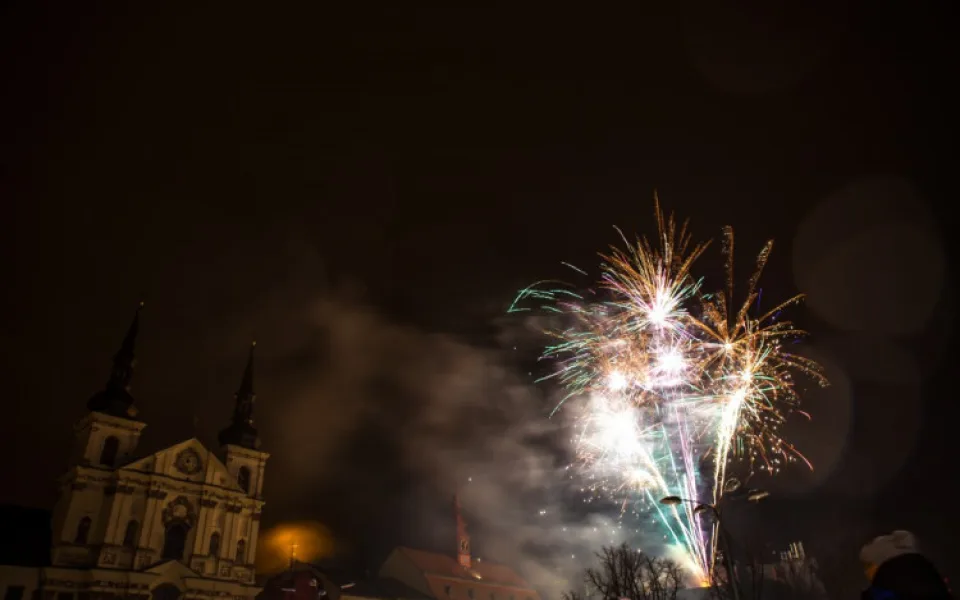 Zastupitelé Karlových Varů schválili celoplošný zákaz pyrotechniky ve městě