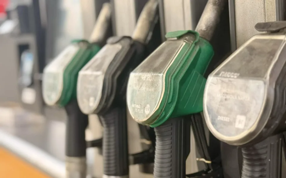 V Karlovarském kraji vládní opatření ceny paliv nesnížilo, někde i stouply