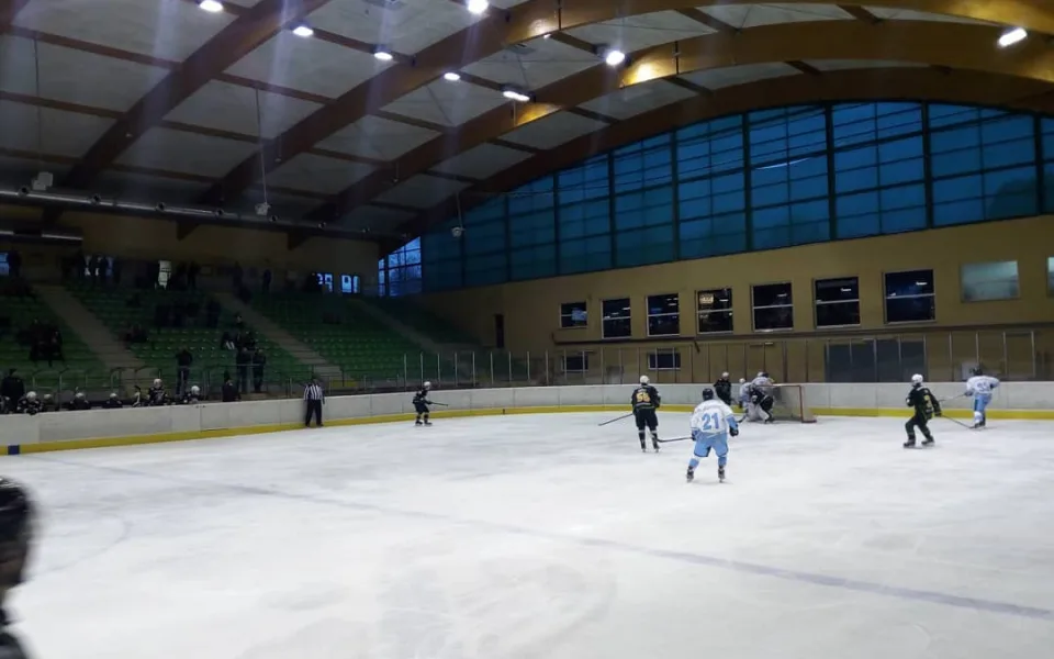 Cheb má studii na modernizaci zimního stadionu, začne odvodněním