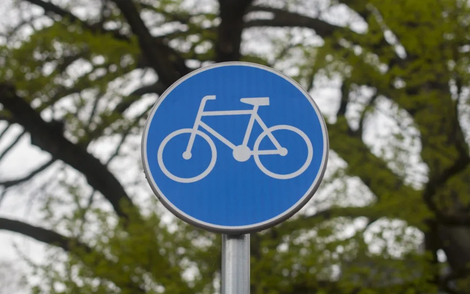 Sokolov rozšiřuje cyklistickou infrastrukturu, staví cyklostezku a cyklopoint