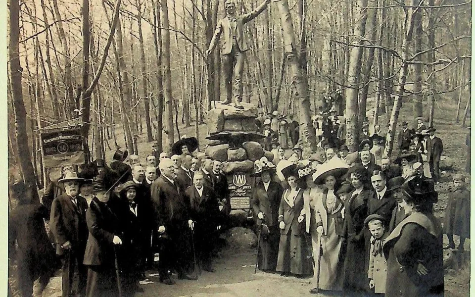 Karlovarský spolek chce obnovit sochu Poutníka, kterou lidé po válce zničili. Foto: Magistrát města Karlovy Vary