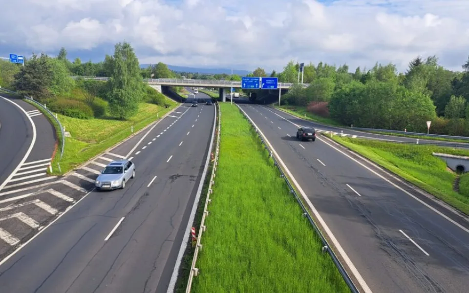 ŘSD začalo s opravou silnice I/21 u Chlumečku u Chebu