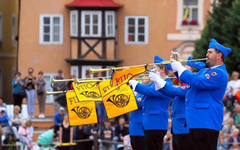 Cheb ožije mezinárodním festivalem FIJO. Dorazí soubory z pěti evropských zemí.