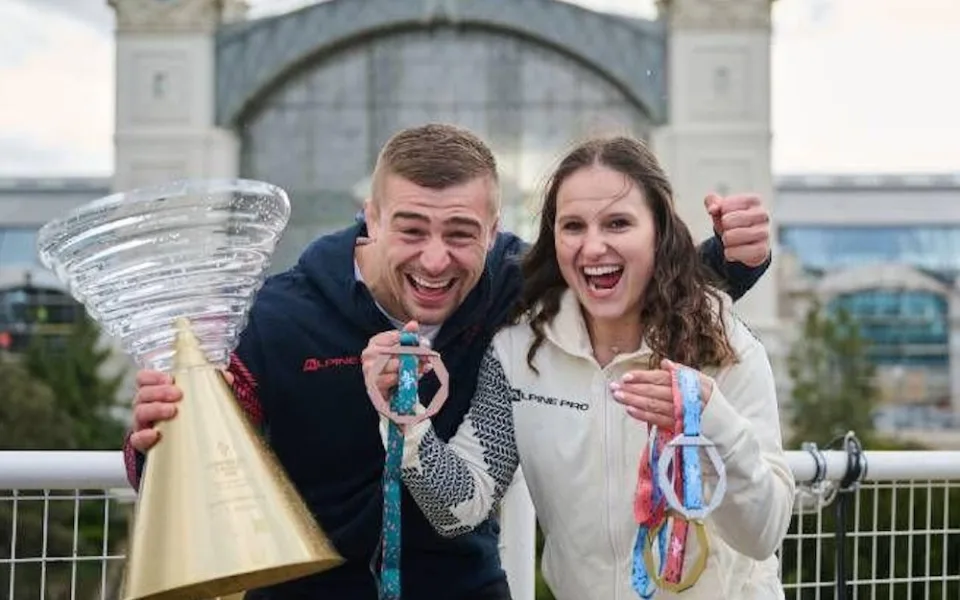 Medaile a poháry pro Olympiádu dětí a mládeže mají svou podobu