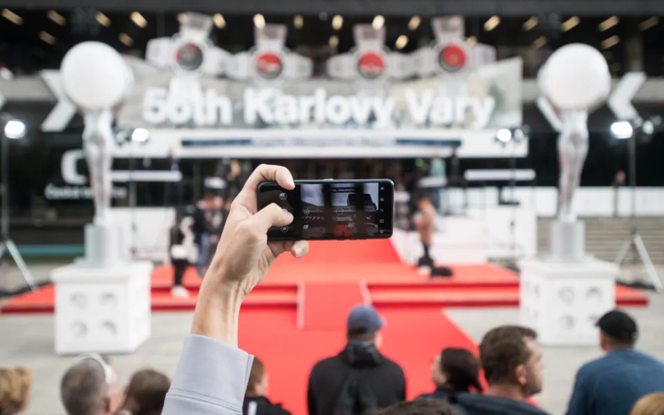 Z Chebu a Sokolova pojedou na karlovarský festival autobusy zdarma