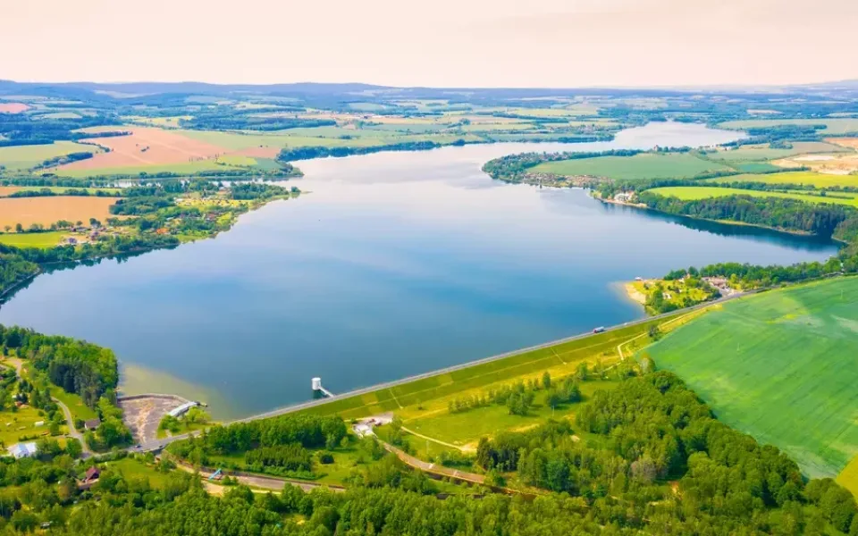 Hygienici hlásí dobrou vodu na většině koupališť v Karlovarském kraji