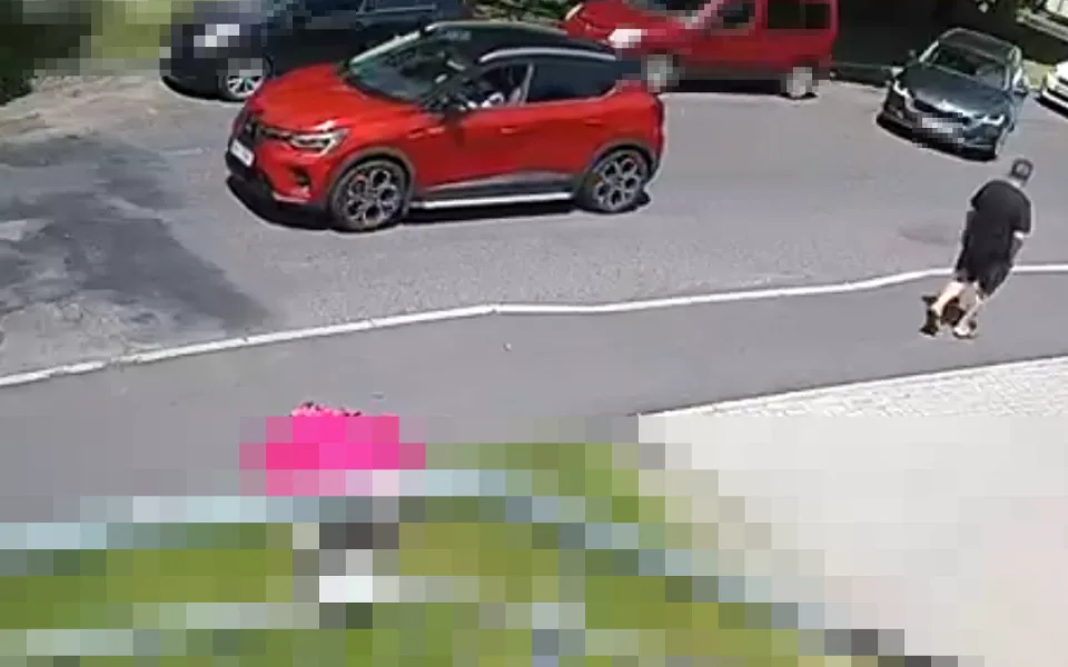 Policie hledá svědky nehody v Sokolově. Řidič z místa odjel.